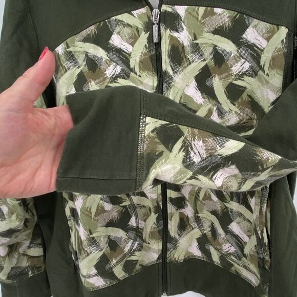 Denim & Co Active Jacket Women's Size L Full Zip Olive Green Print - Picture 2 of 8